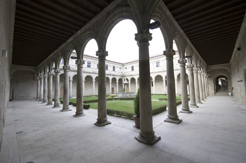 Claustro de los dormitorios del monasteriod e San Clodio de Leiro